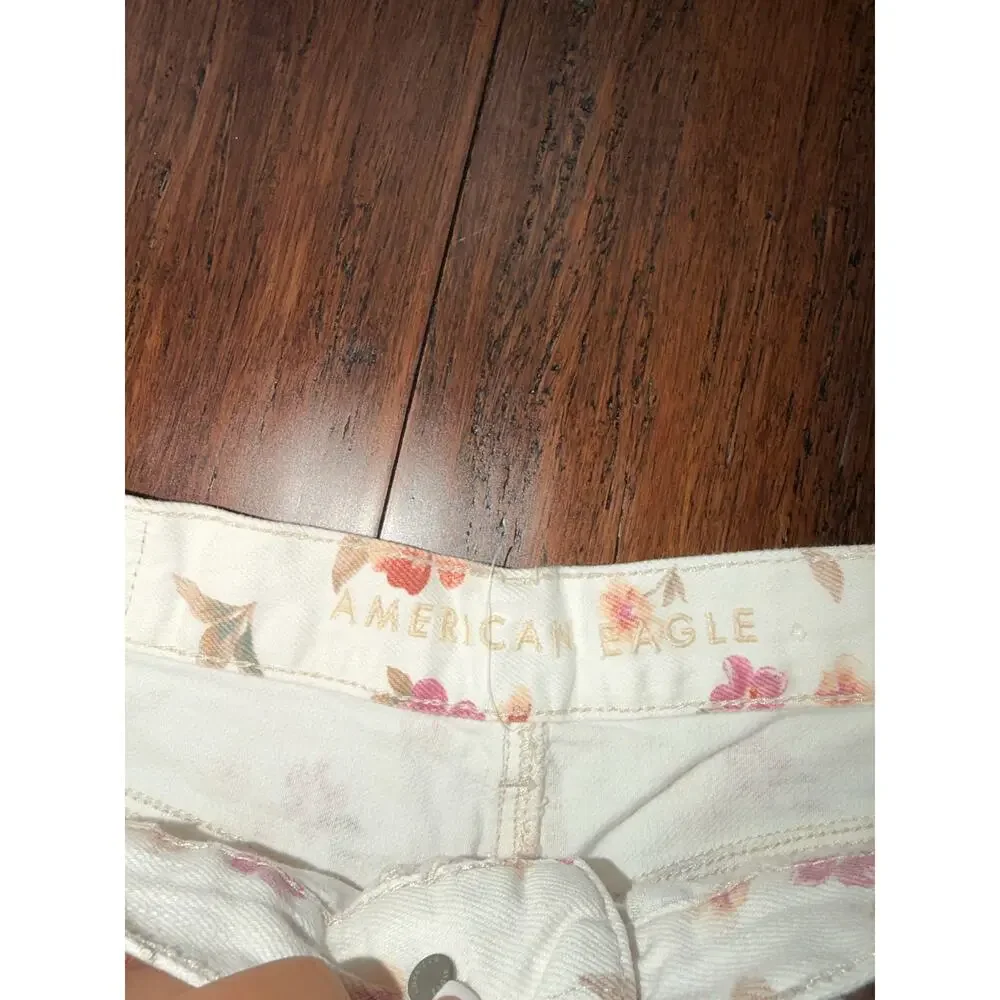 American Eagle High-Rise Floral Denim Mom Shorts 4